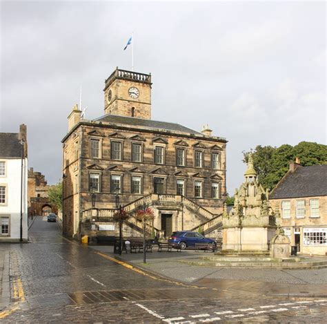 Linlithgow Burgh Halls Graeme Yuill Cc By Sa 2 0 Geograph Britain