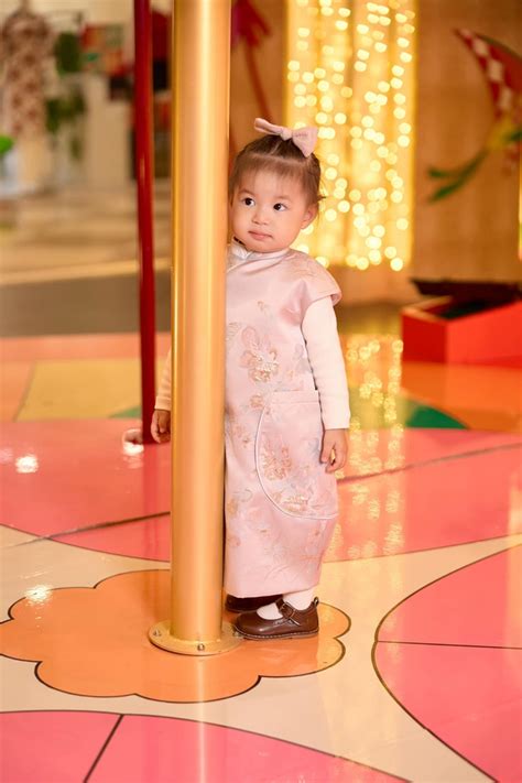 Hot mom Việt lên đồ đón Tết cho con gái Pam xinh ngoan yêu lộng lẫy Myla nhà Hà Anh nhẹ