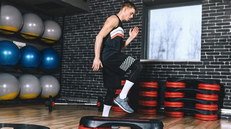 7 Best Calisthenics Leg Workouts — No Equipment Needed
