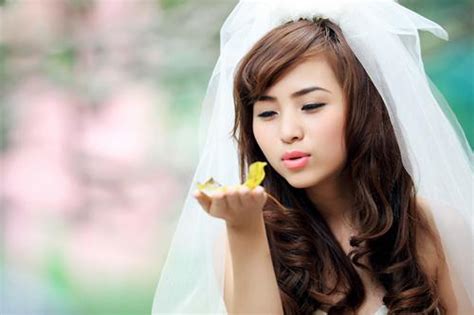 Hot girl Na Na kiêu sa trong bộ váy cưới