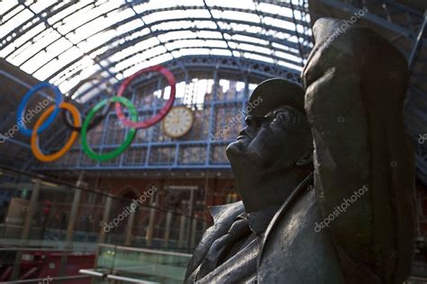 John Betjeman Statue and Olympic Rings at St Pancras – Stock Editorial ...