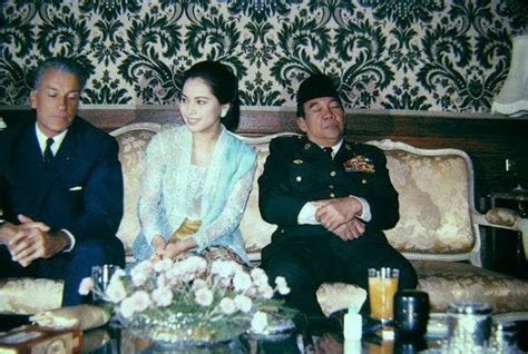 President Sukarno And His Women Bali Live