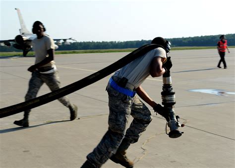 US Airmen Support First Ever Hot Pit Refuel In Poland U S Air Forces