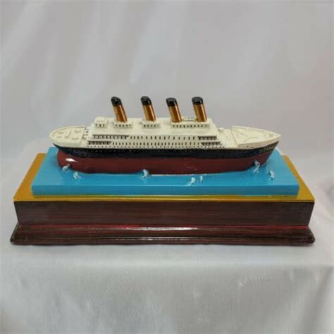 Titanic Ship Model - from the Titanic Museum - From Warner - 210CB-010 ...