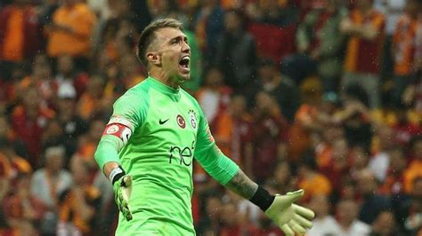 Fernando Muslera Muslera Hd Wallpaper Pxfuel