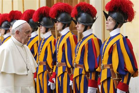 ประวตศาสตรซอนแอบ ทำไม Swiss guard ถงเปนผปกปองสมเดจประสนตปา