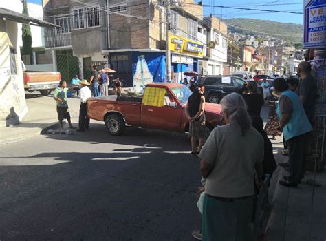 Bloquean vecinos más de una hora el viejo libramiento a Tixtla tienen