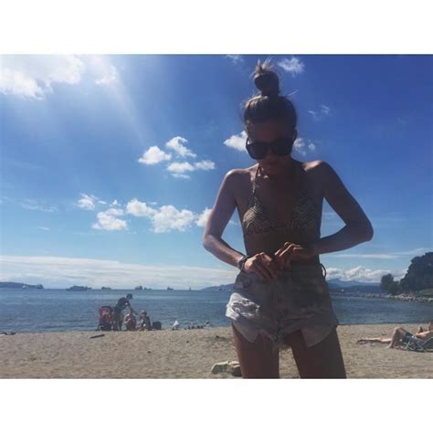 Emily Tennant Nude And Sexy 38 Photos The Fappening