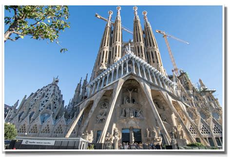 Katedrála Sagrada Familia