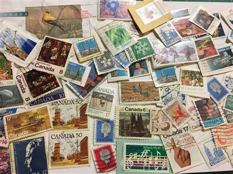 LOT OF VINTAGE CANADIAN POSTAGE STAMPS