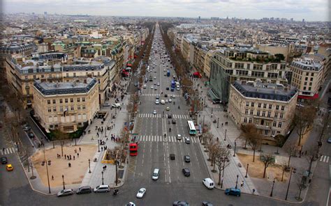 Champs-Elysees, Paris, France - Wallpaper - Paris, FR - Faxo