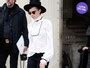 EGO Look Do Dia Cara Delevingne Mostra Estilo Ao Chegar Para