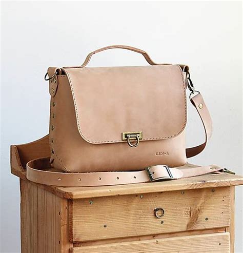 Kožená aktovka Nude Lu Si L SAShE sk