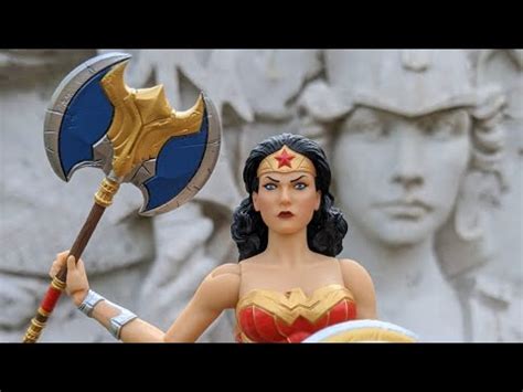 Mezco Toyz Wonder Woman Classic Edition One Collective Action Figure