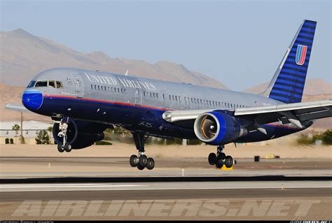 Boeing 757 222 United Airlines Aviation Photo 1811729