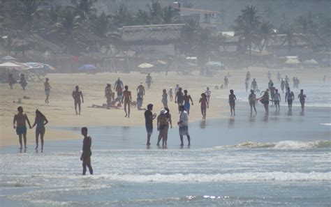 Covid Mexicanos Se Olvidan De La Pandemia Y Se Van A Las Playas En