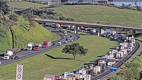 Acidente Interdita A Rodovia Dos Bandeirantes Em Jundia E Provoca