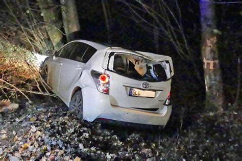 Wiehl Flucht Vor Polizei Endet Mit Unfall