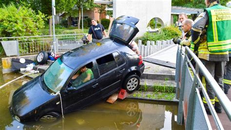 Alkoholfahrt im Kreis Heilbronn Auto landet im Teich Baden Württemberg