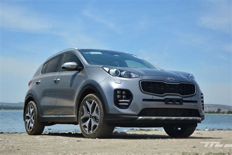 Manejamos el nuevo KIA Sportage huele a carnicería de SUV japonesas