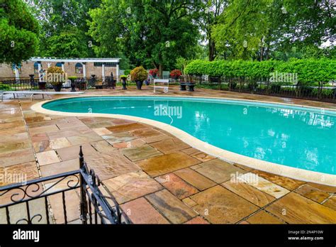 The swimming pool at Graceland, the home of Elvis Presley in Memphis ...