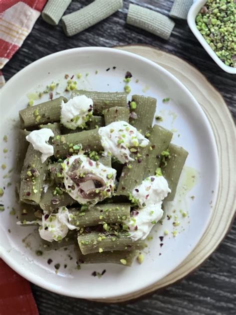 Rigatoni Al Pistacchio Con Acciughe Del Cantabrico E Stracciatella