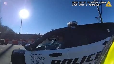 Cop Fired For Berating A Woman Who Just Wanted To Run Errands Free Beer And Hot Wings