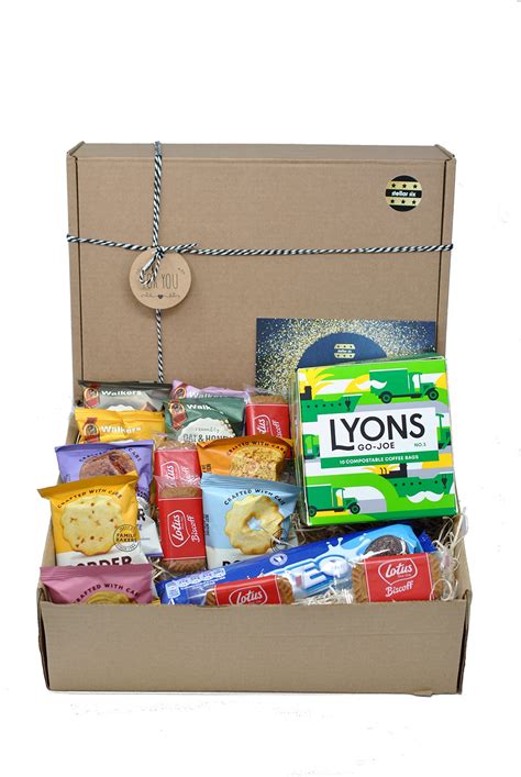 Buy Lyons Coffee Brew Bags Gift Set with Oreo Original Biscuits, Border
