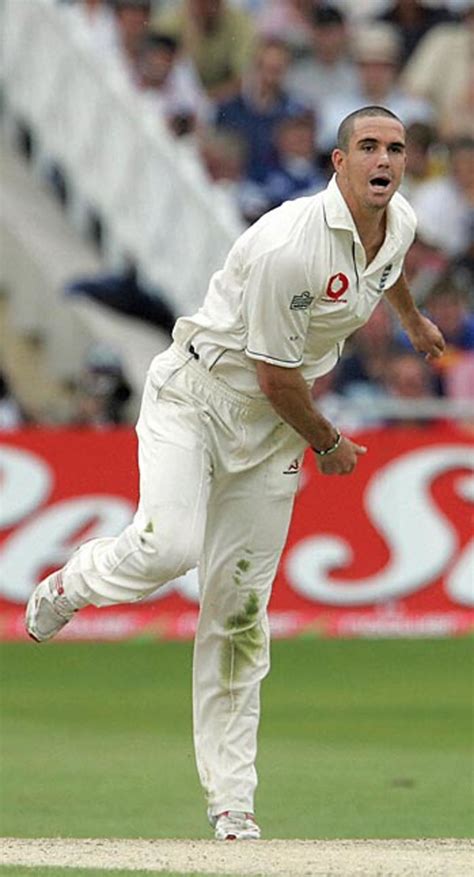 Kevin Pietersen rolls his arm over for the first time in Test cricket ...