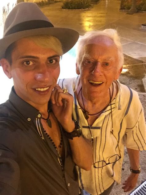 Ruman A Ex Sacerdote Gay Fallece A Sus A Os Y Deja Herencia Millonaria A Su Marido De