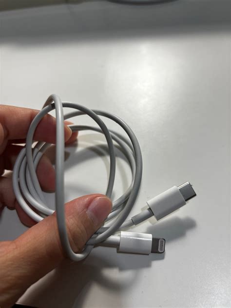 原廠apple 原廠 Usb C 對 Lightning 充電線 二手 手機及配件 電子周邊配件及產品 充電器及電線在旋轉拍賣