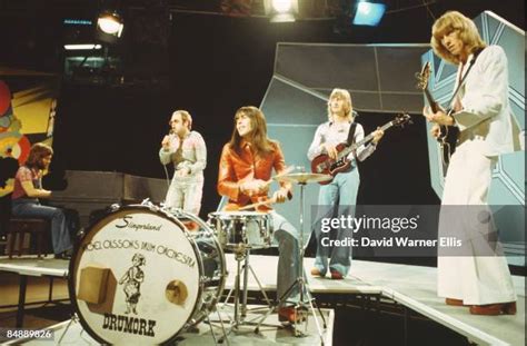 Elton John 1973 Photos and Premium High Res Pictures - Getty Images