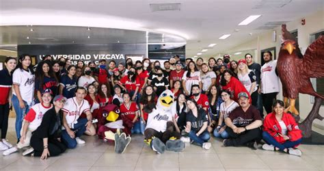 LOS ESTUDIANTES DE LA UNIVERSIDAD VIZCAYA DE MEXICALI VISTEN LOS