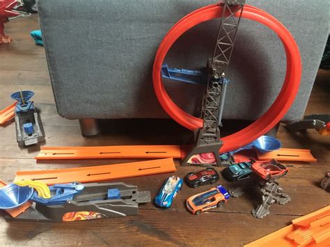 Zestaw Hot Wheels tory i samochody Wyrzutnia w Pętli Kielce OLX pl