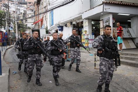 Polícia Militar Faz Operação Na Rocinha E Em Mais Cinco Favelas Do Rio