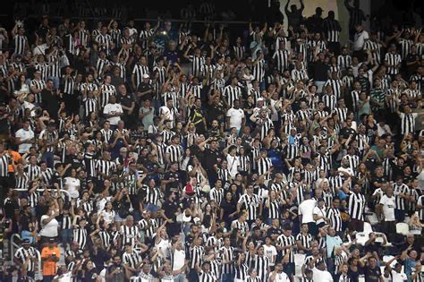 Botafogo Ter S S Cios Em Partida Contra O Pe Arol Pela