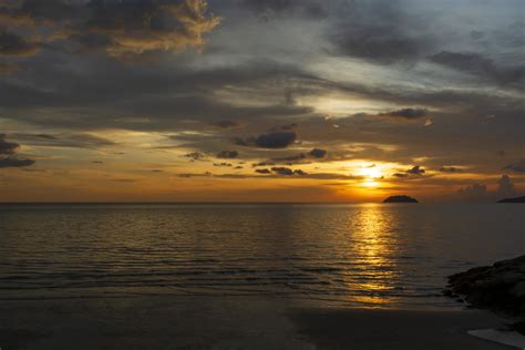 Sunset At The Beach Tanjung Aru Beach Kota Kinabalu Borneosabah