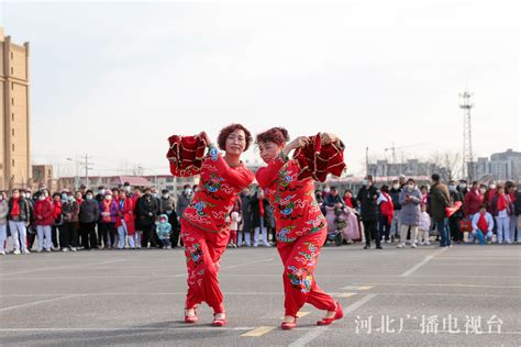 石家庄鹿泉区举行“舞动新时代·大家跳起来”千人广场舞大赛