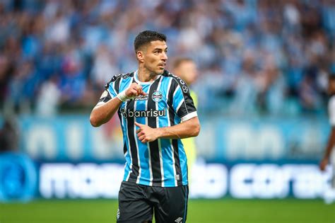 Suárez se explica após confirmar saída antecipada do Grêmio ao final do