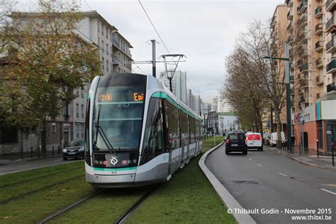 Tram Sur La Ligne T Ratp Pinay Sur Seine Photos De Trams Et