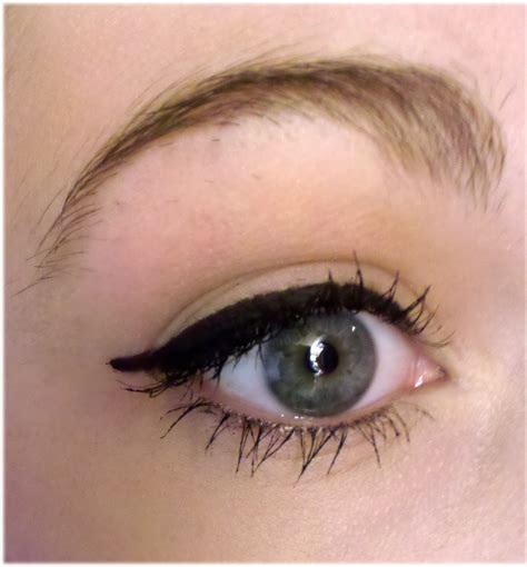 Winged Eyeliner Homecare24