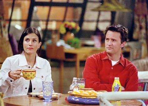 Perry evitó que Chandler engañara a Monica en Friends