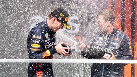 Triunfa Red Bull Max Verstappen Super El Asedio De Sainz Jr Y Se