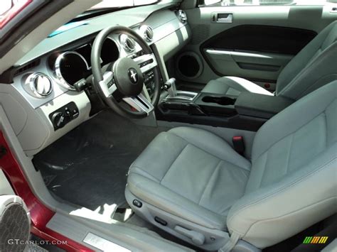 2005 Ford Mustang V6 Premium Coupe interior Photo #50003821 | GTCarLot.com