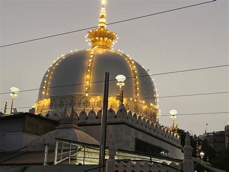 A R Rahman visits Khwaja Moinuddin Chishti Dargah in Rajasthan, see ...