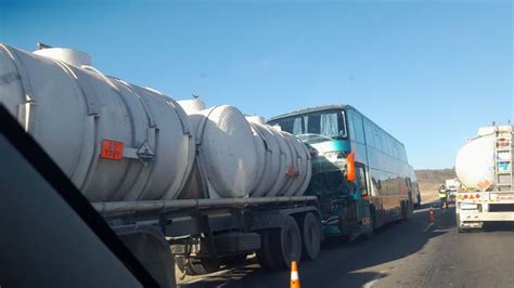 Choque En San Pedro De Jujuy Entre Un Colectivo De Larga Distancia Y Un