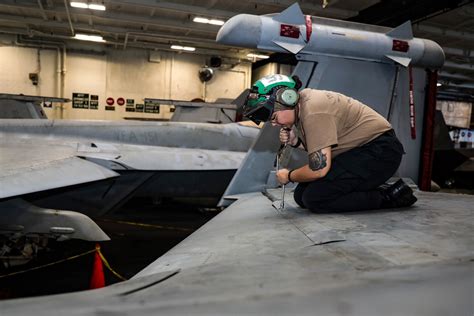 Dvids Images Abraham Lincoln Sailors Conduct Aircraft Maintenance