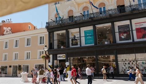 Photos The Largest Bookstore In Croatia Opens In Rijeka Croatia Week