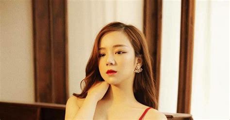 L Nh V C D Ng Ch A Qua Photoshop C A Hot Girl Ng G T H Ng Y N N I Ti Ng Mxh Nh G I C M