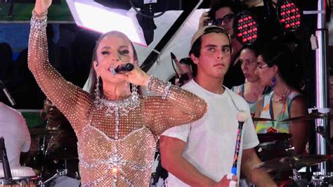 Filho De Ivete Sangalo Rouba A Cena No Trio El Trico Da M E